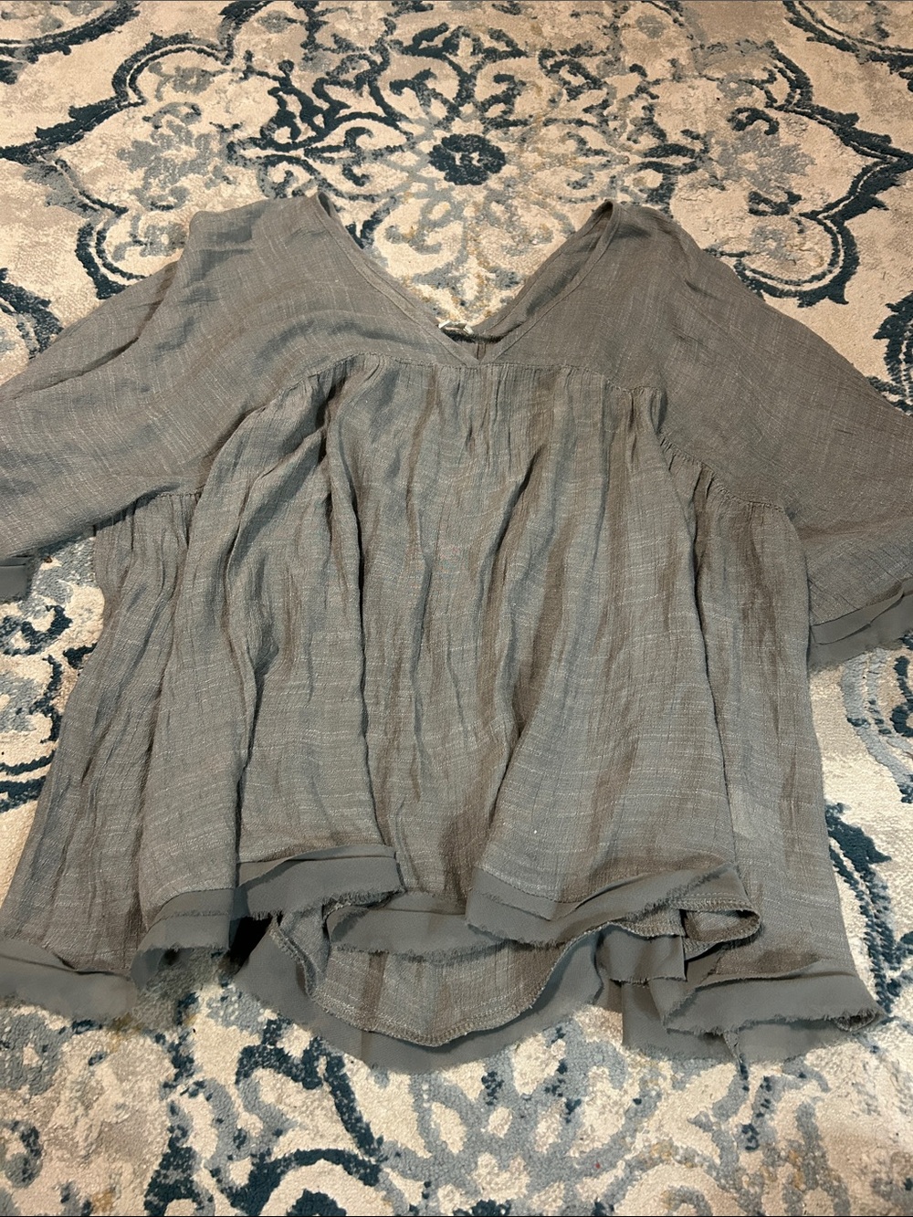 Relaxed V-Neck Peasant Tunic in Taupe